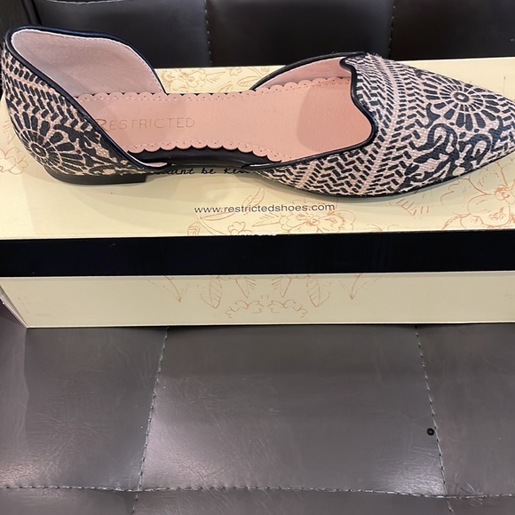 Flat - Picture 3 of 6